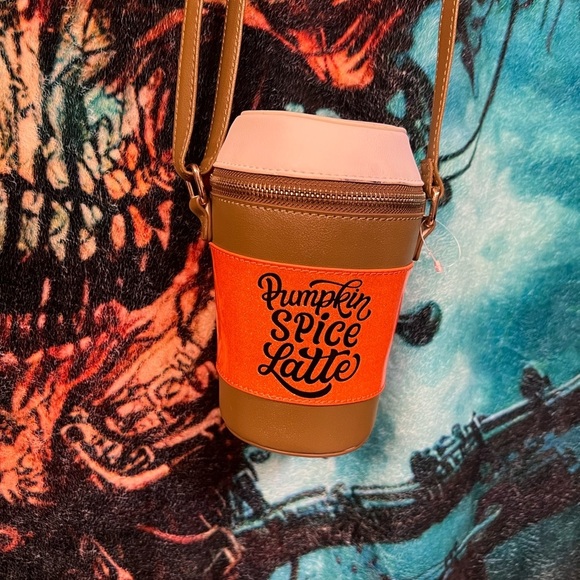 🎃🖤NWOT-MAD ENGINE SUPER CUTE “ PUMPKIN SPICE LATTE CUP” CROSBODY🖤🎃 - Picture 7 of 11